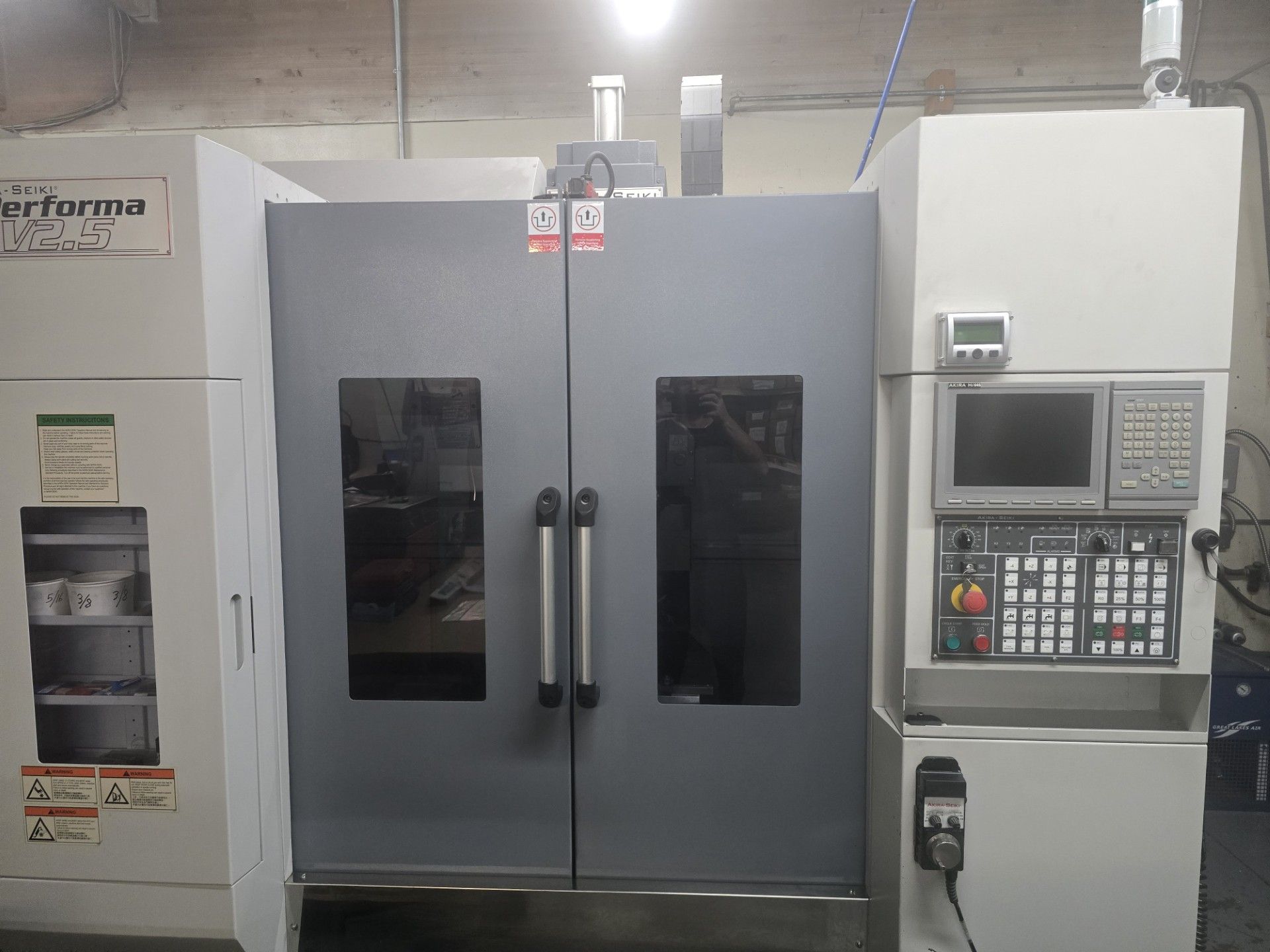 Used AKIRA SEIKI SR XP Vertical Machining Center #5743